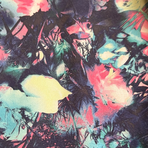 Vibrant Women's Patterned Leggings, Size XS - Picture 4 of 4